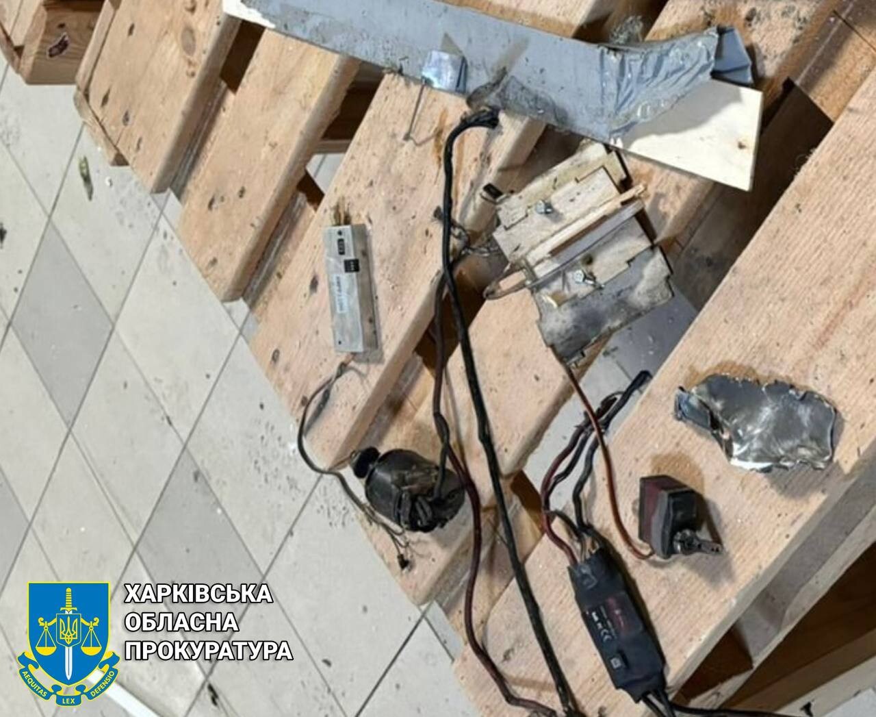 У Харкові російський безпілотник поцілив у ТЦ