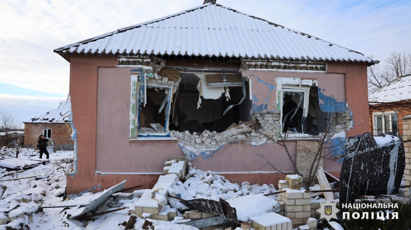 Ворог продовжує обстрілювати Харківщину з різних видів озброєння: поліція задокументувала наслідки чергових злочинів росіян