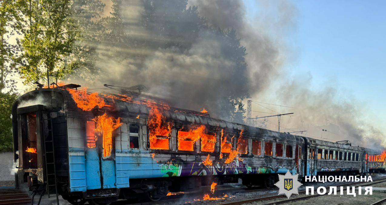 Неповнолітньому, який підпалив вагон електропотяга в Харкові, повідомлено про підозру