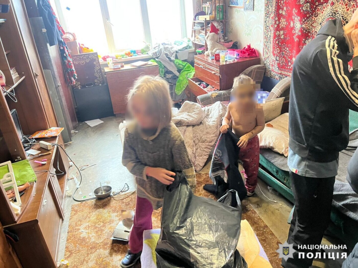 На Харківщині поліція виявила факт проживання дітей у незадовільних умовах