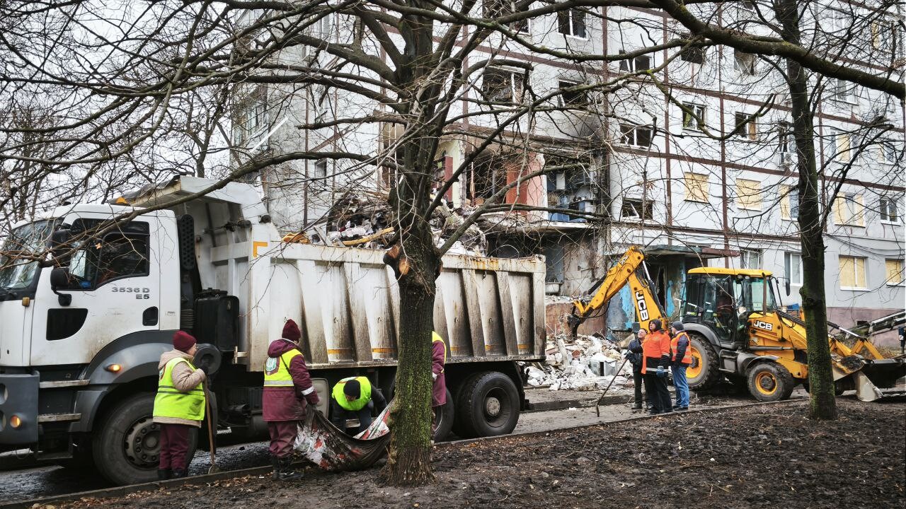 «На місцях нічних «прильотів» у Харкові продовжують аварійні роботи», – Синєгубов