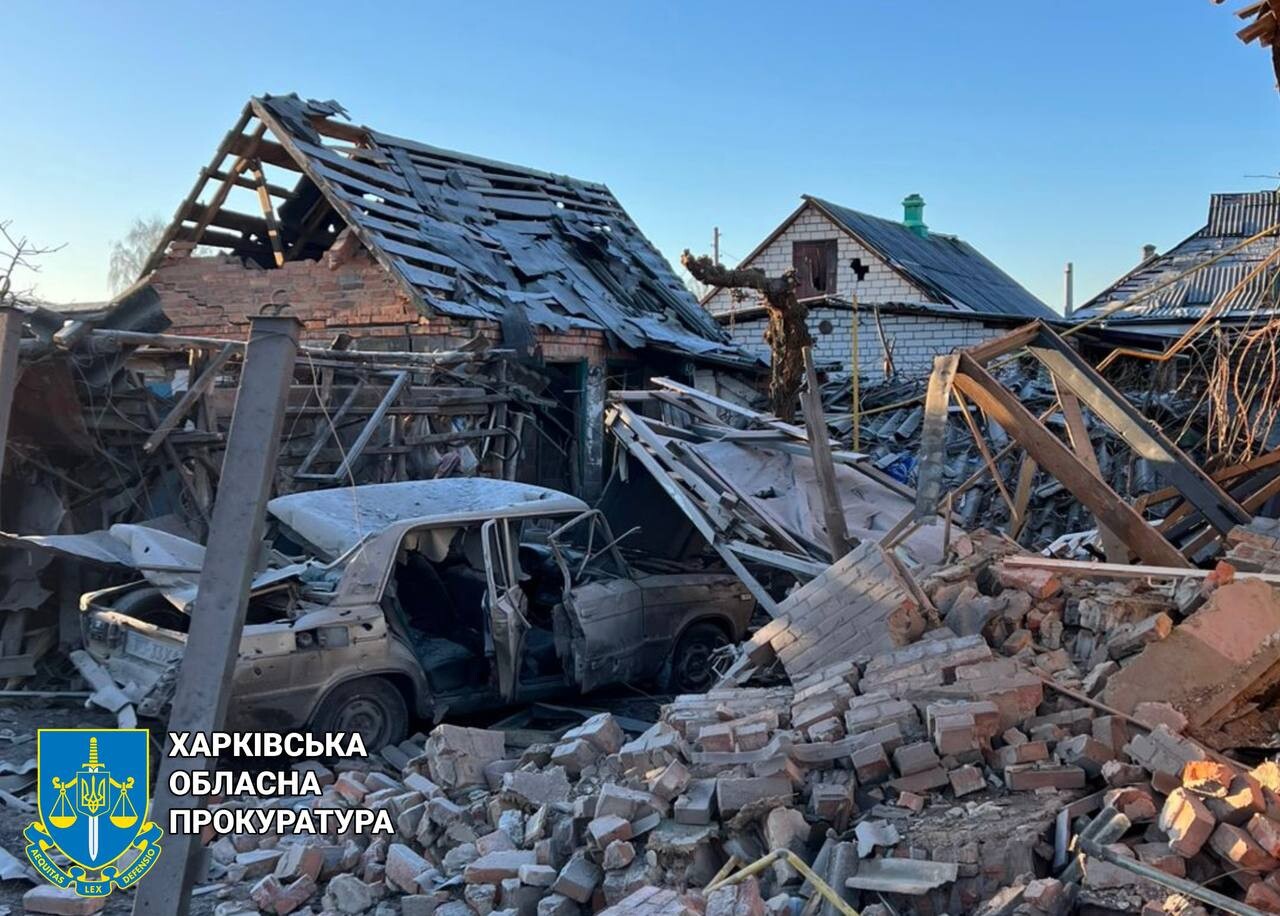 Росіяни скинули три КАБи на Золочів: постраждали двоє людей, серед них - дитина