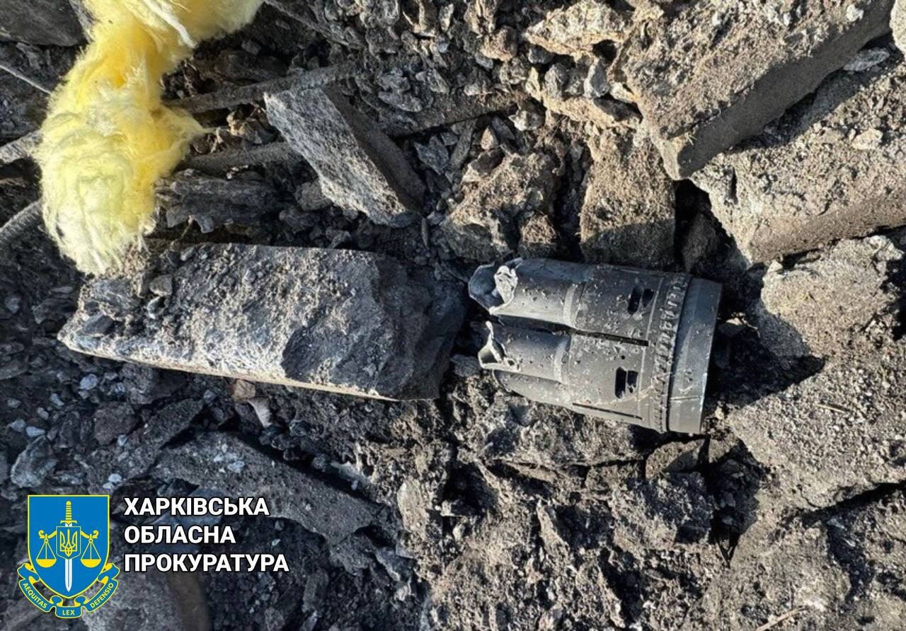 Поліцейський та мирна мешканка поранені внаслідок російських атак по Купʼянську