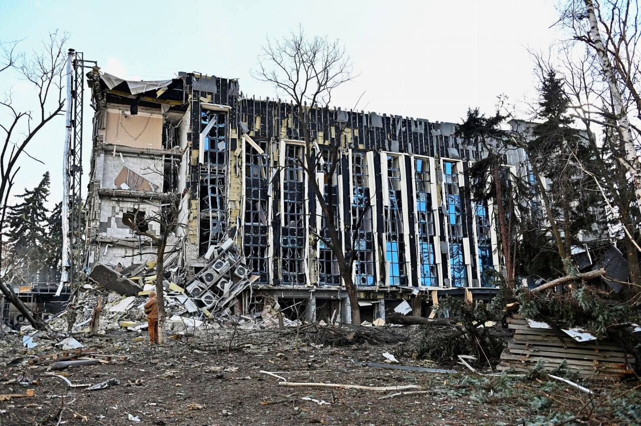 «В Ізюмі усі профільні та комунальні служби працюють над ліквідацією наслідків ворожого удару», – Синєгубов