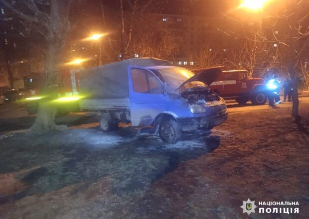 У Харкові затримали чоловіка, який підпалив автомобіль, який нібито заважав руху по тротуару