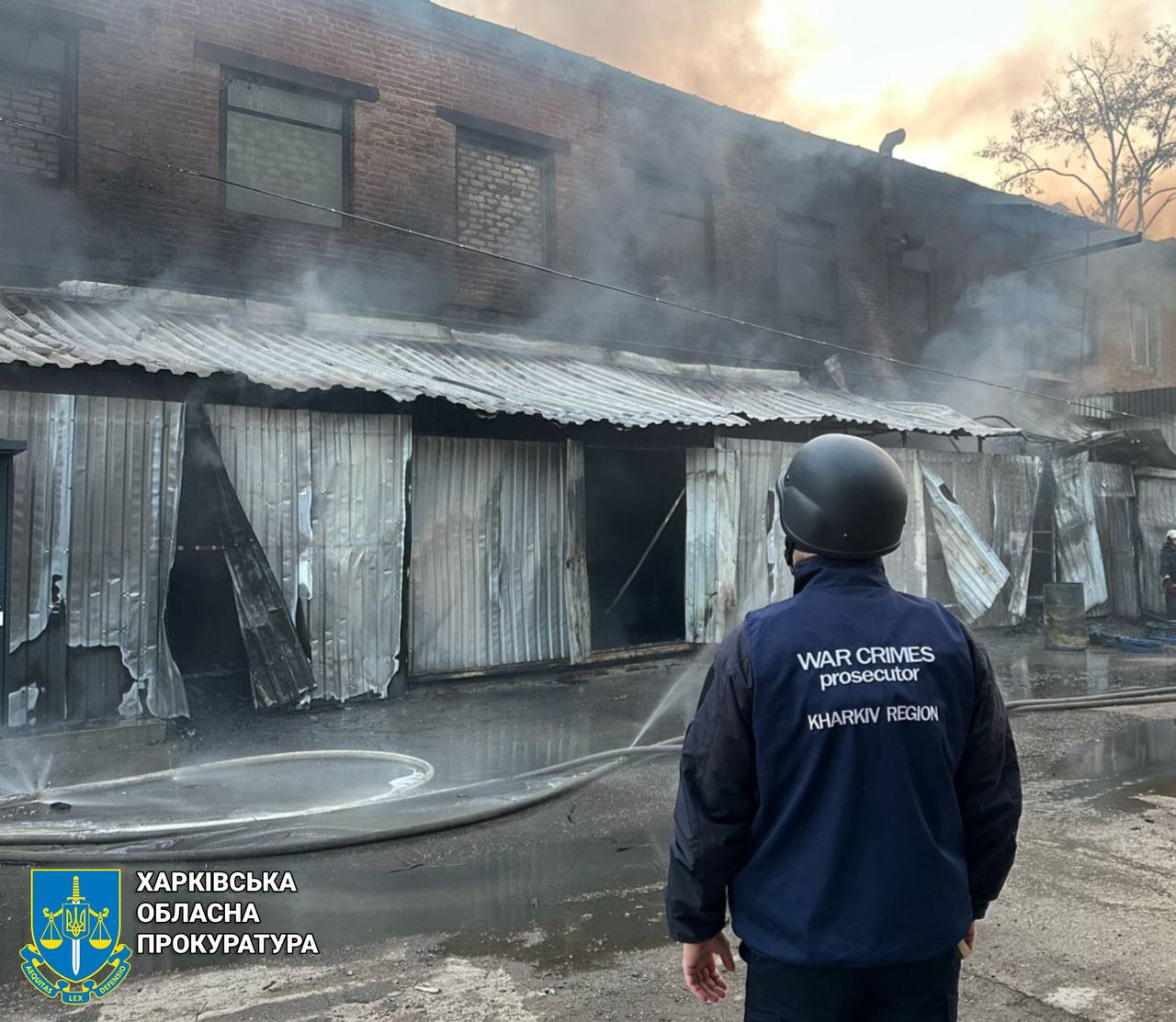Росіяни вчергове завдали ударів безпілотниками по Харкову: правоохоронці зафіксували наслідки