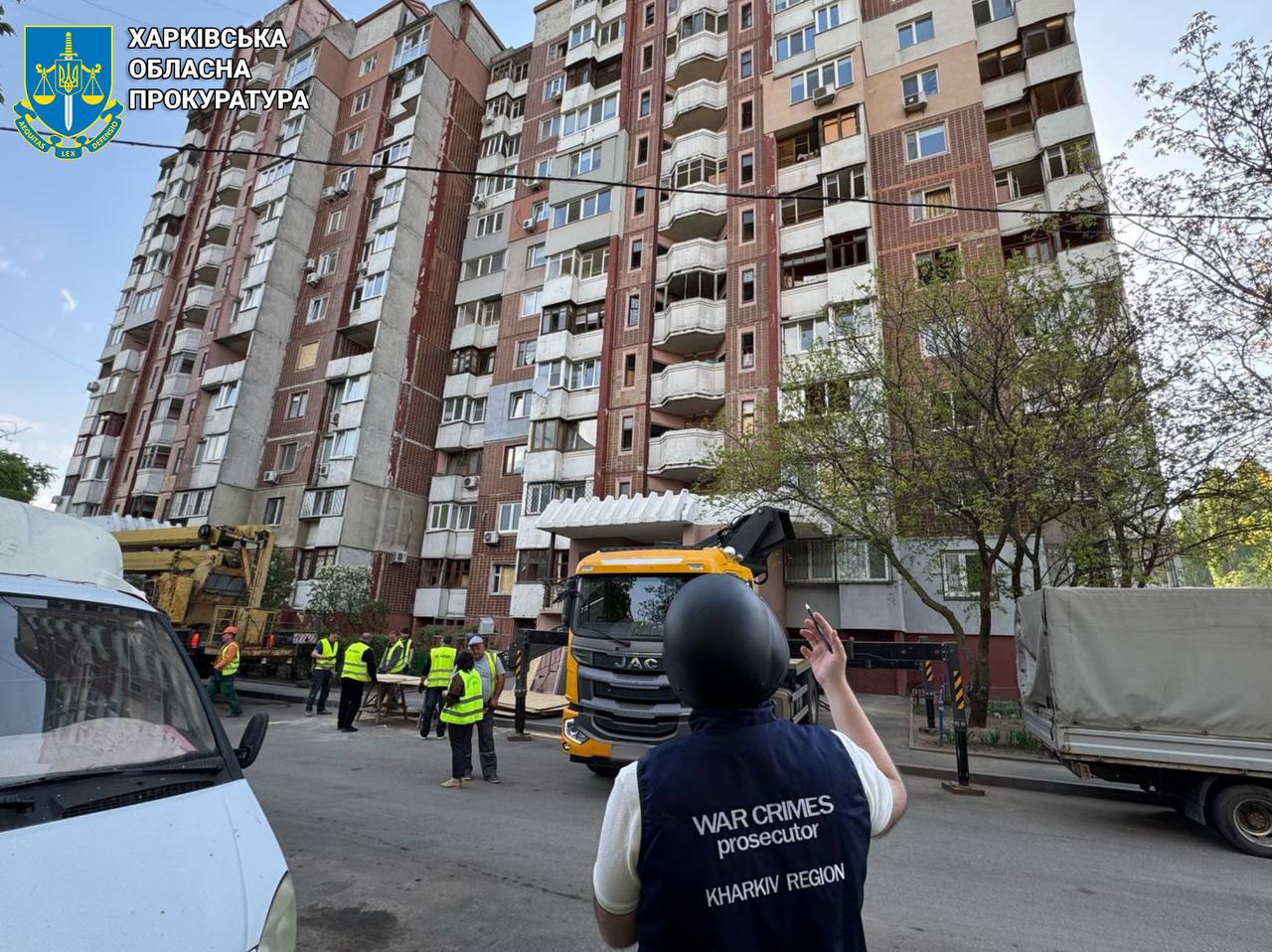 Вночі росіяни здійснили три хвилі масштабних атак по Харкову та передмістю, внаслідок яких постраждали шестеро людей