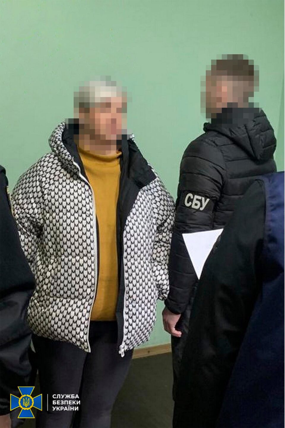 На Харківщині викрито колаборантку, яка впроваджувала навчання за стандартами рф та сприяла вилученню українських підручників