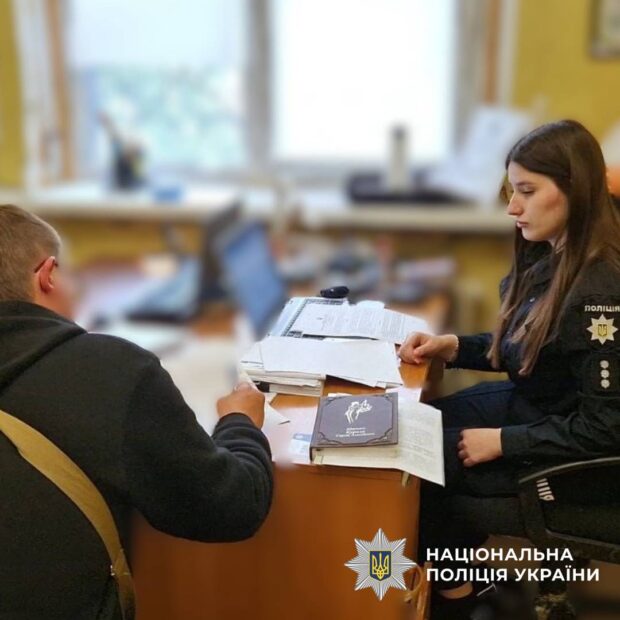 У Харкові поліція працівнику РТЦК та СП, який вдарив вчителя під час перевірки документів, повідомили про підозру