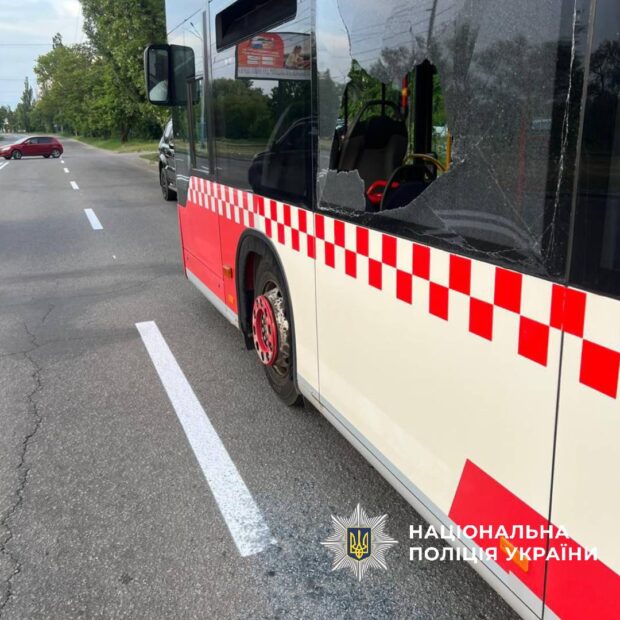 У Харкові обстріляли рейсовий автобус