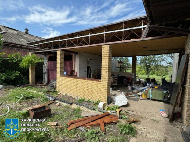 Вісім людей, серед яких дві дитини, постраждали внаслідок російських ударів по Харківщині