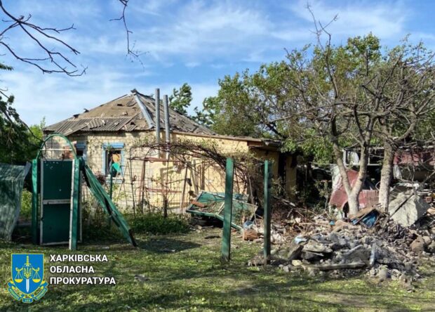Окупанти не припиняють бити по Купʼянську: пошкоджено будинки, поранено мирного жителя
