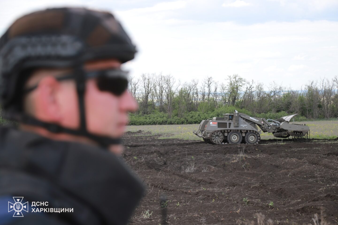 Впродовж тижня на Харківщині сапери ДСНС виявили та знешкодили понад 440 вибухонебезпечних предметів (відео)