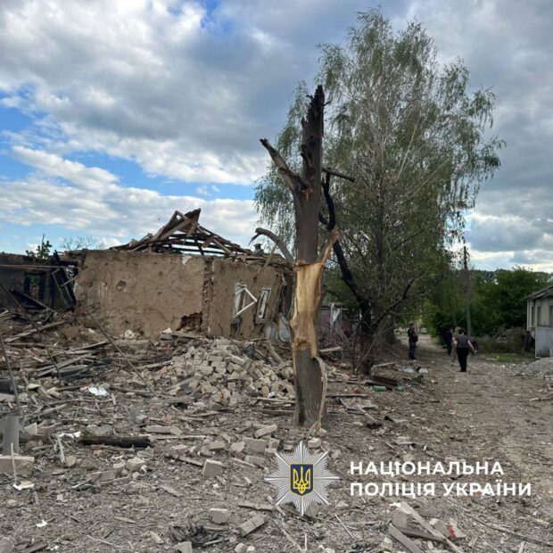Четверо людей дістали поранень внаслідок ворожих обстрілів Харківщини