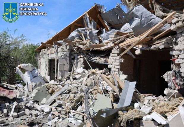 Внаслідок авіаатаки по Купʼянську дві людини загинули, ще три постраждали