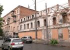 На майдані Героїв Небесної Сотні демонтують пошкоджений будинок