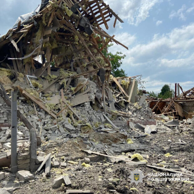 Одна людина загинула, ще троє постраждали: поліція документує наслідки ворожих обстрілів у Куп’янському районі