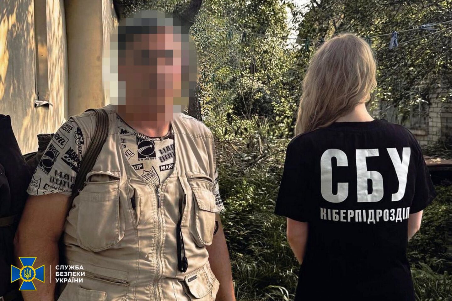 На Харківщині затримали проросійського агітатора, який публічно підтримував загарбників та облаштував «склад» зі зброєю у себе вдома
