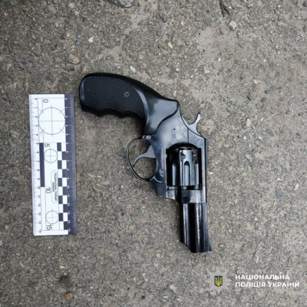 У Харкові чоловік ледве не застрелив вітчима