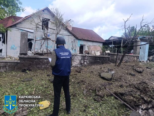 Правоохоронці зафіксували наслідки ворожих атак БпЛА по передмістю Харкова: постраждала мирна мешканка