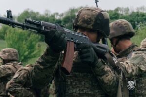 На Харківському напрямку минулої доби відбулося три боєзіткнення, на Куп’янському зафіксовано сім атак окупантів - Генштаб ЗСУ