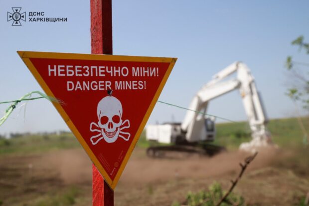 Протягом тижня сапери ДСНС знешкодили на Харківщині майже 600 вибухонебезпечних предметів