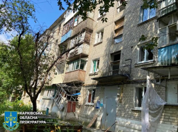 Росіяни вчергове вдарили по Купʼянську: загинула жінка, є постраждалі