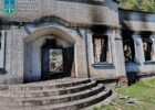 Правоохоронці зафіксували наслідки удару російського БпЛА по селу на Харківщині