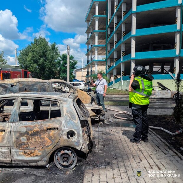 Постраждали понад 40 людей, серед яких дві вагітні жінки та шестеро дітей: поліцейські Харкова документують воєнний злочин росіян