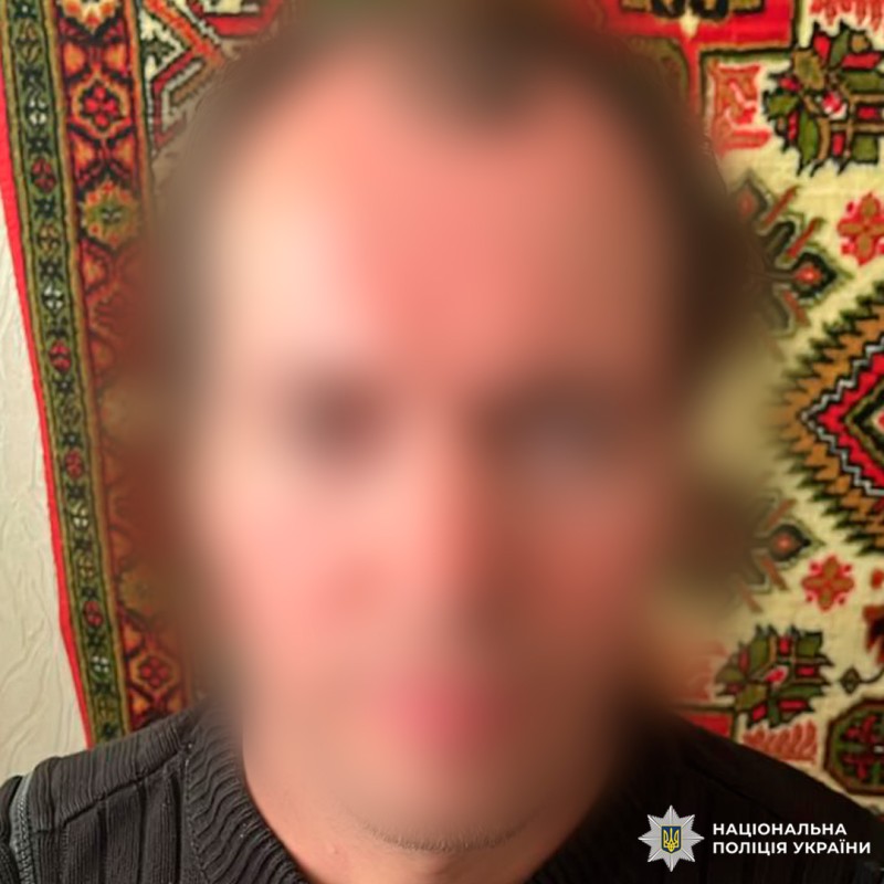 На Харківщині затримали зловмисника, який наніс чоловіку смертельні ножові поранення на дитячому майданчику
