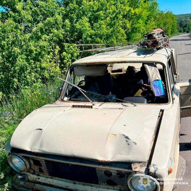 На Харківщині автомобіль підірвався на вибухонебезпечному предметі: поранень зазнали двоє людей