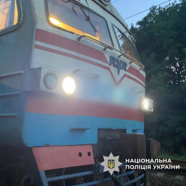 У Харківській області потяг травмував жінку