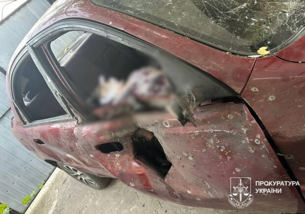 На Купʼянщині дрон ворога атакував автівку: постраждав чоловік, його дружина загинула