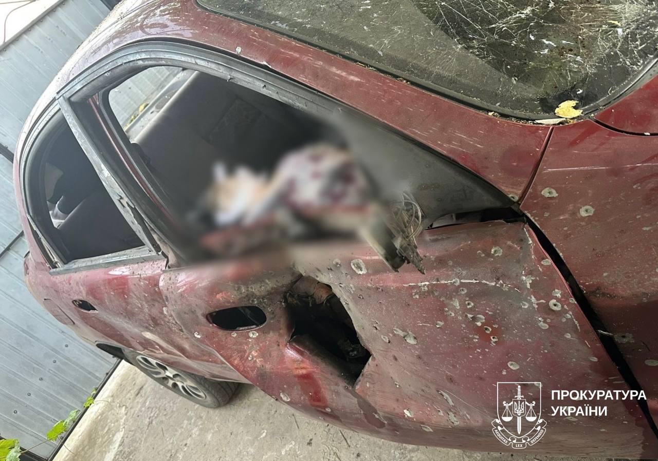 На Купʼянщині дрон ворога атакував автівку: постраждав чоловік, його дружина загинула