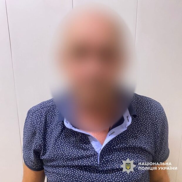У Харкові чоловік з газовим балончиком і розкладною палицею напав на працівників ТЦК
