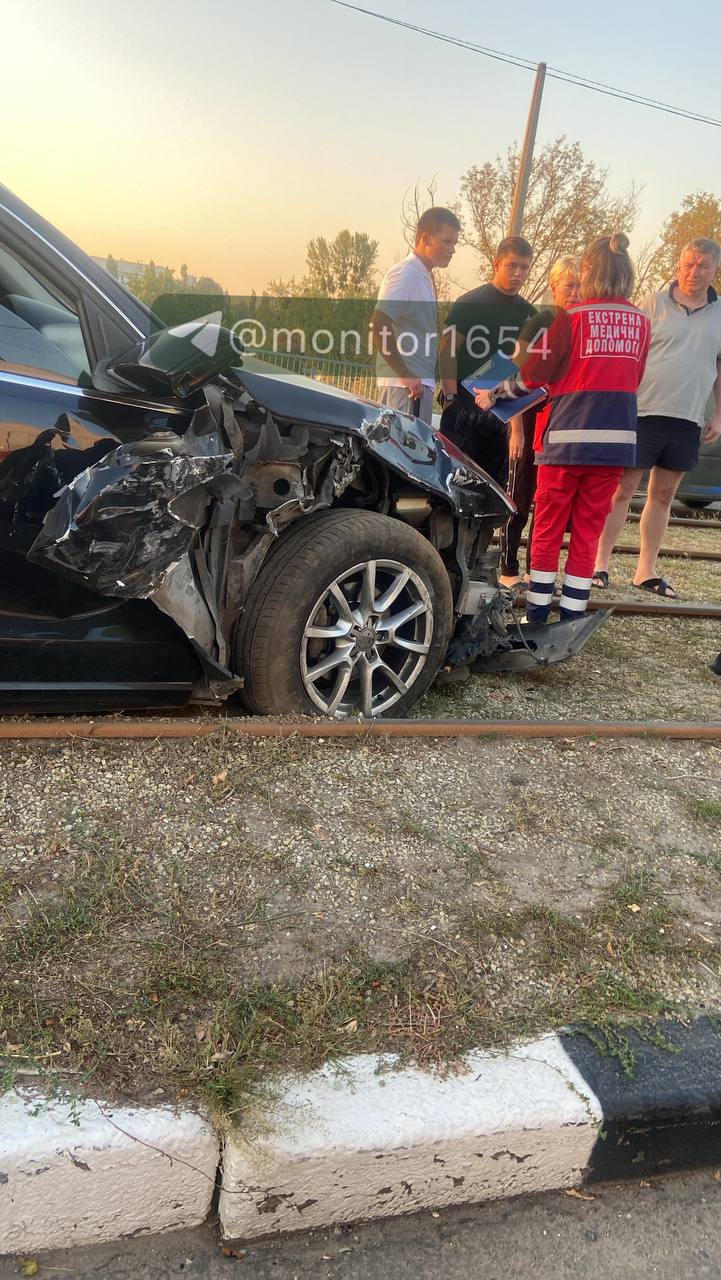 У Харкові неповнолітній потрапив в ДТП на авто, що належить його родині