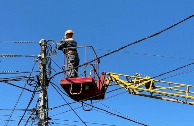 У Харкові продовжують відновлювати електропостачання