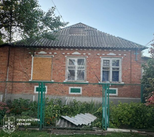 Двоє людей постраждали внаслідок ворожих атак по Харківщині