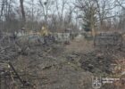 У Харкові внаслідок російської авіаатаки пошкоджено територію кладовища