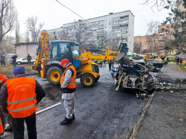 У Харкові усувають наслідки нічної атаки
