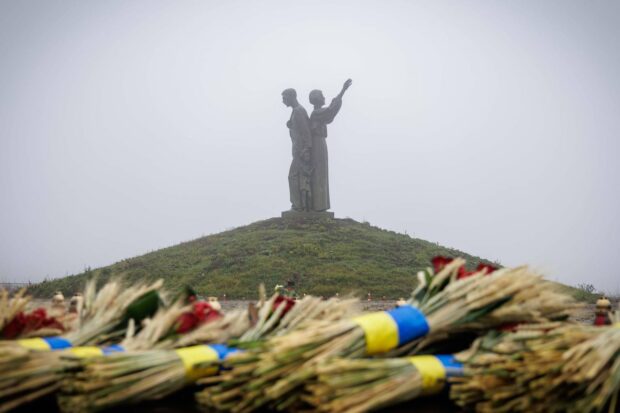 На Харківщині вшанували пам’ять українців, які стали жертвами голодоморів