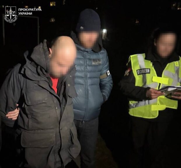 Затримано харківʼянина, який за 14 000 доларів США обіцяв допомогу в уникненні мобілізації і виїзді за кордон