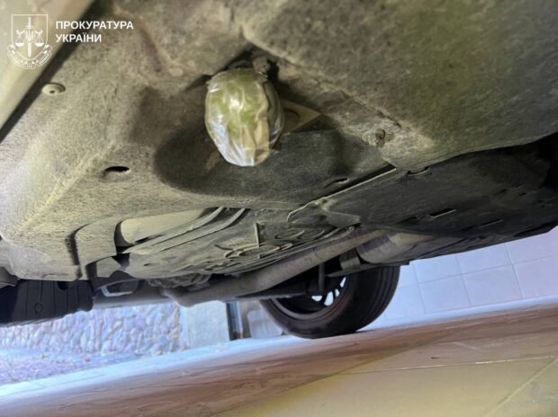 На Київщині затримано чоловіка, який вимагав з харківської підприємиці 1,2 млн доларів США за неіснуючий борг