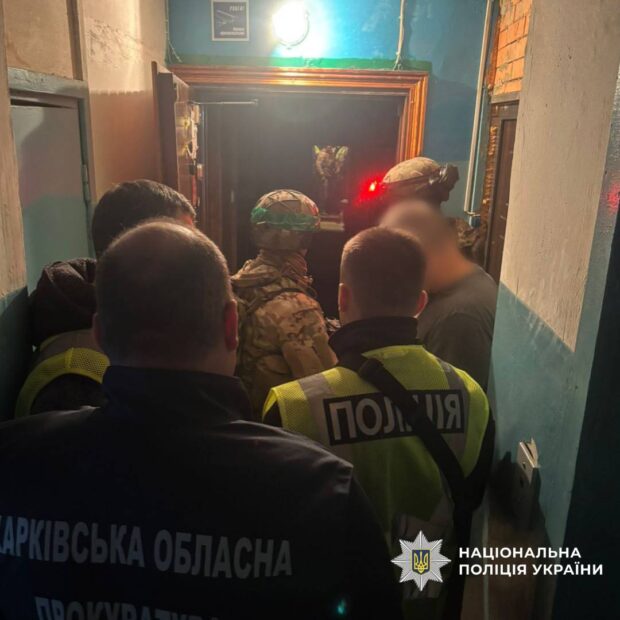 У Харкові поліція виявила арсенал незаконної зброї під час обшуку