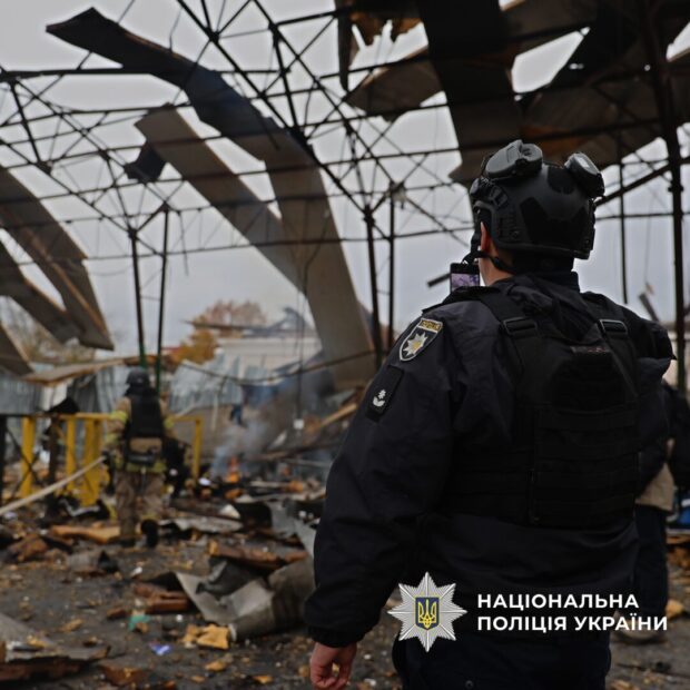 Ворожий обстріл Харкова: безпілотники влучили в центральний район міста