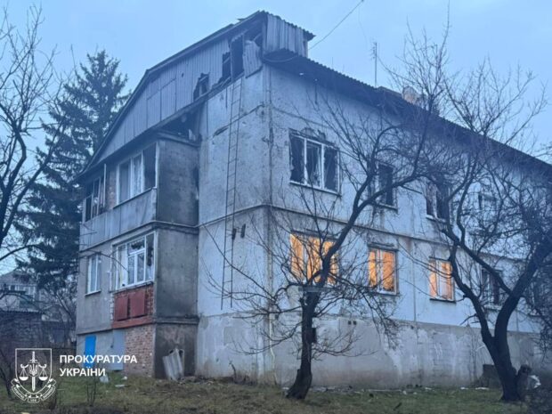 Дві людини постраждали внаслідок російських ударів по Харківщині