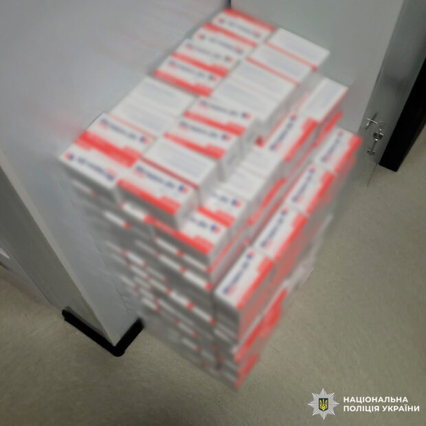 У Харкові ліквідували масштабну схему отримання подвійного доступу до метадону: підозри вручено чотирьом лікарям