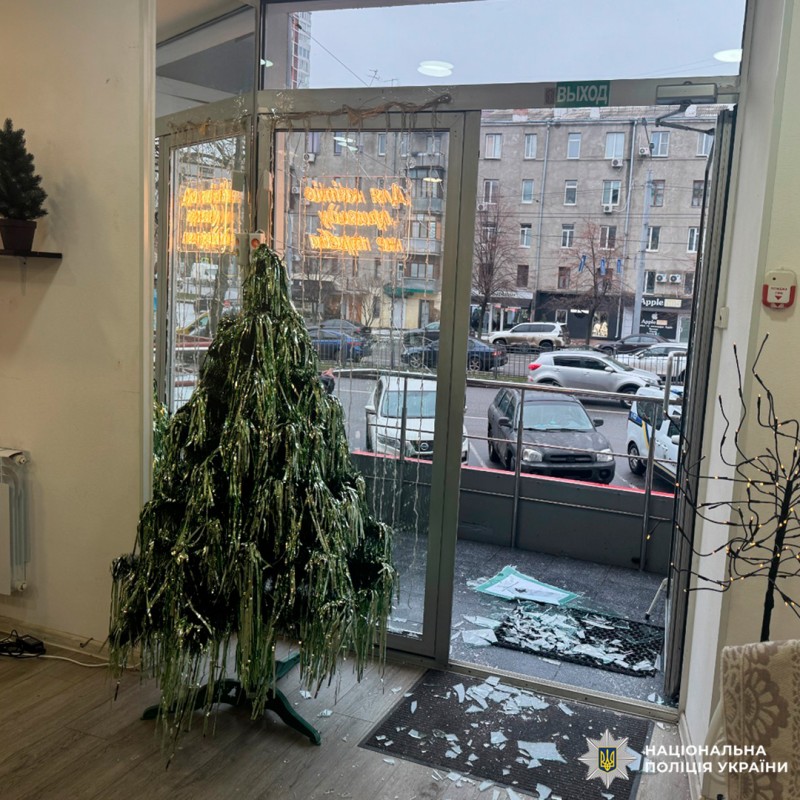 Поліція затримала чоловіка за хуліганство у Харкові на проспекті Науки