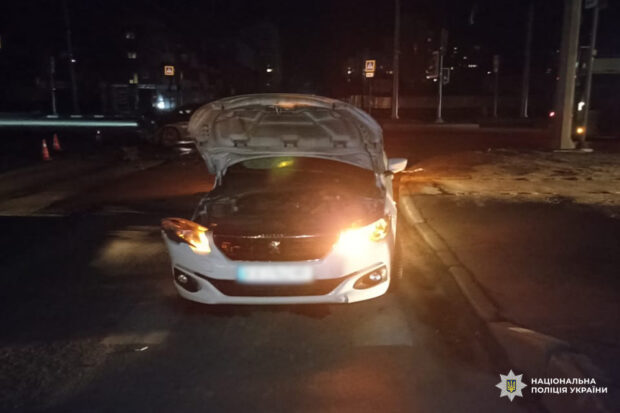 ДТП у Харкові: зіткнення BMW та Peugeot з постраждалими