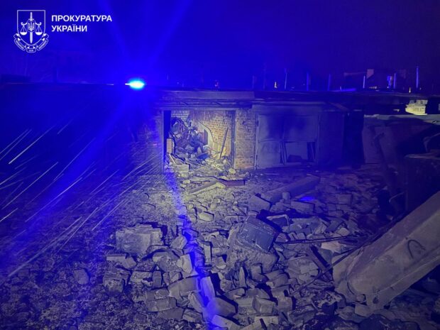 Росіяни завдали ракетного удару по Харкову: пошкоджено гаражі та скління у будинках